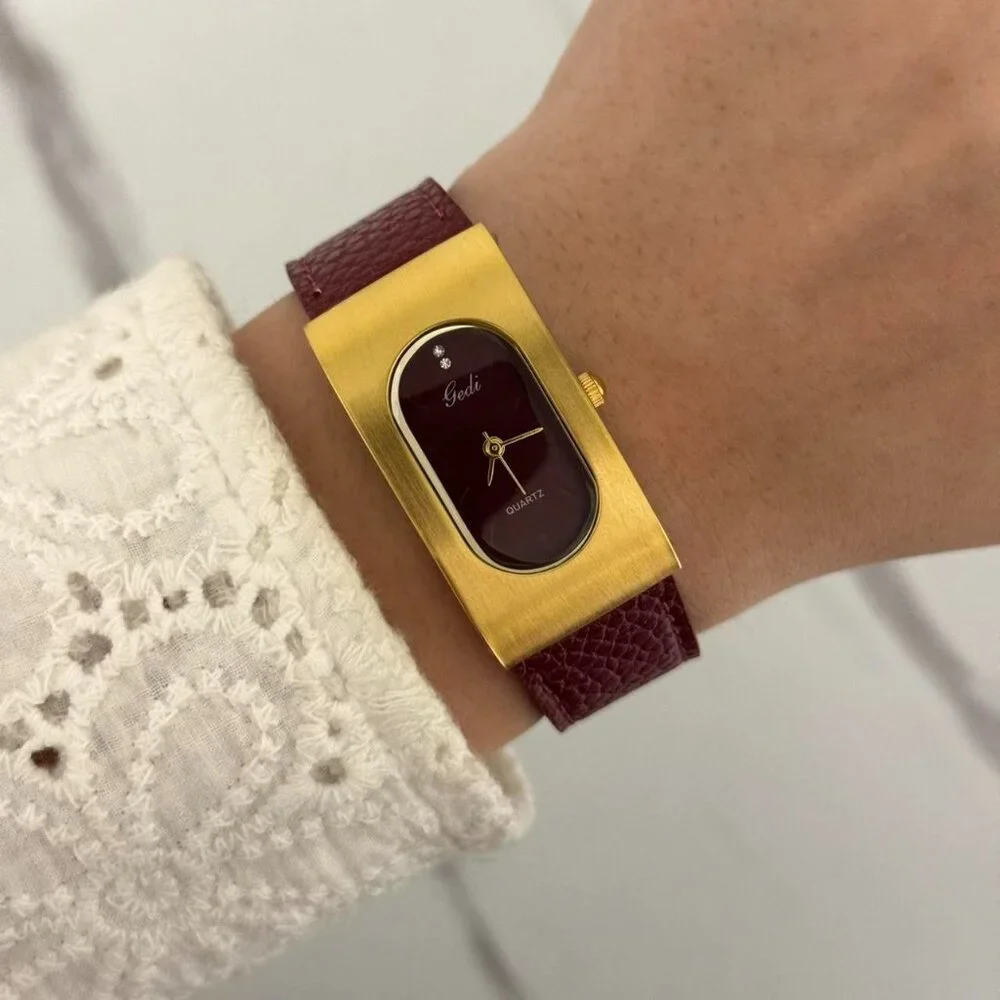 SKU0138 Casual Gold Red Women Fashion Square Watch Stainless steel‎ + gift bag